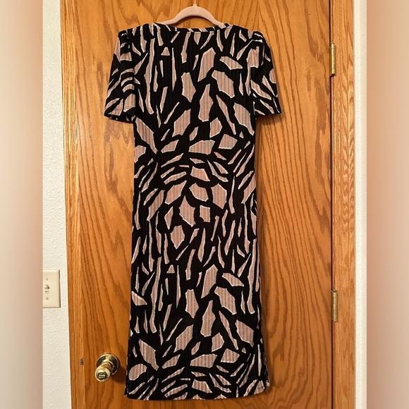 DKNY Printed Hacci Knit Dress - NWT - Size M - Picture 4 of 15